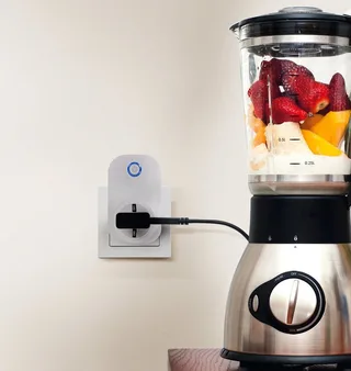 WLAN-Steckdose CONNECT-C PLUG Smart Home Steckdose, max. 2300 W, Einzelgerät Smart Plug, 1x Smart Plug für App-Steuerung und Strommessung im Innenbereich, Smart-Stecker mit Strommessung, App-Steuerung und Timerfunktion van EGLO connect in Wit – productfoto 3 van 5