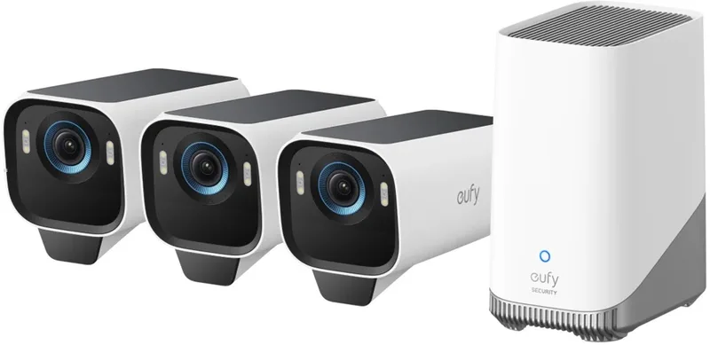 S3 Pro Buitencamera's, 3 Pack met HomeBase 3 - Outdoorcam set - 4K Ultra HD resolutie, MaxColor Vision™ technologie, Zonne-energie met SolarPlus™ 2.0, Compatibel met Apple HomeKit, Alexa en Google Assistant van eufy in Wit – productfoto