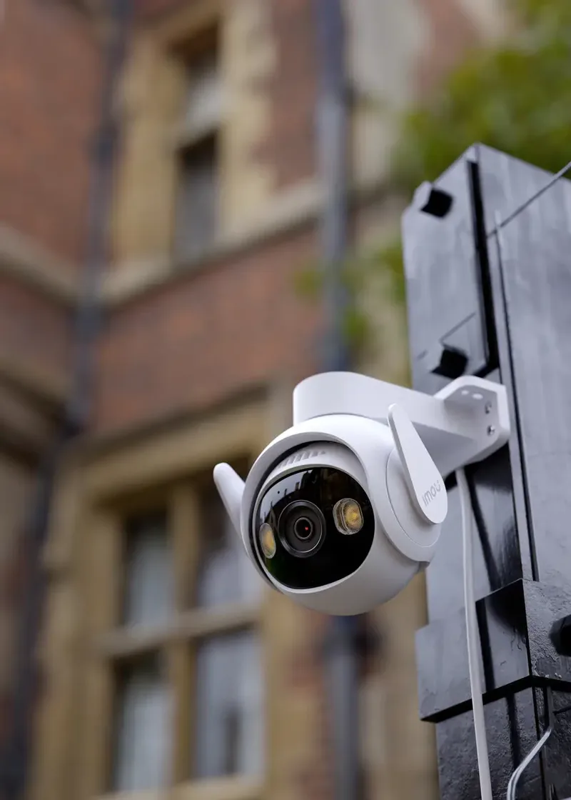 Cruiser 2 - Beveiligingscamera Voor Buiten - 3K Beeldkwaliteit - Panoramisch Draaien En Kantelen Voor Volledige Dekking - WiFi 6 - Slimme Kleuren Nachtzicht - Accurate Detectiebereik Tot 22m Voor Personen En 44m Voor Auto's - IP66 Weerbestendig van Imou in Wit – productfoto 2 van 3