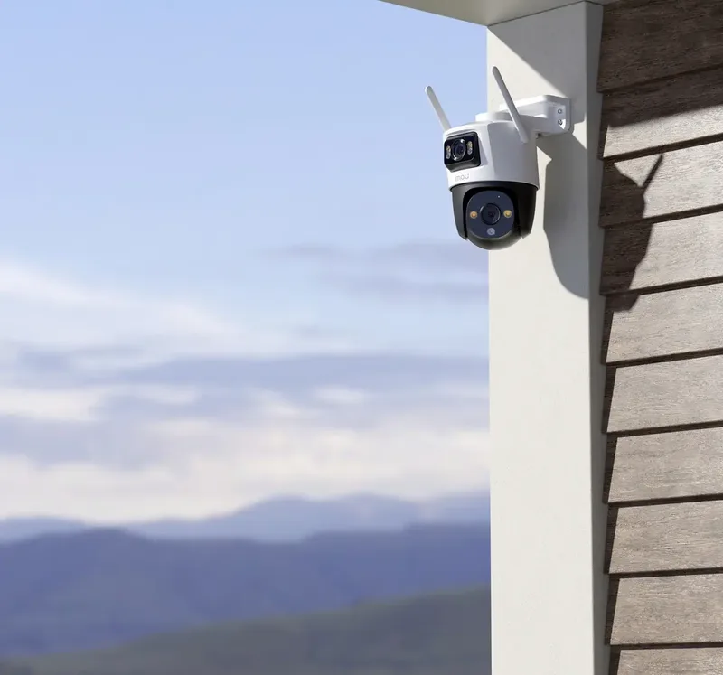 Cruiser Dual 6MP - Beveiligingscamera Voor Buiten - Camera Met Dubbele Lens (2 x 3MP) - 360° Dekking - Accurate Persoons- En Voertuigdetectie - Met Kleurennachtzicht - Sirene - IP66 Weerbestendig van Imou in Wit – productfoto 2 van 3