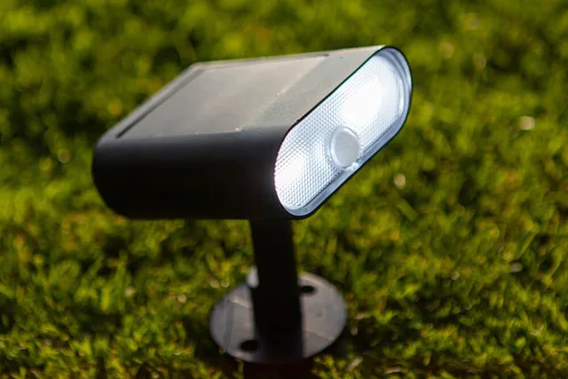 Connect GINBO - Smart Solar LED prikspot met PIR bewegingssensor - Verschillende lichtkleuren