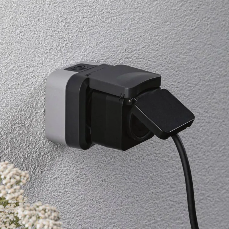 Smart Plug Outdoor ZigBee adapterstekker van Paulmann in Zwart – productfoto