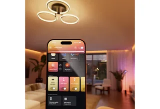 bedrade wandschakelaar voor niet-slimme lampen - bevat 1 module, voor 2 kanalen - zonder batterijen - nuldraad vereist ​ - maakt niet-slimme lampen slim - slimme verlichting van Philips Hue in Wit – productfoto 3 van 5