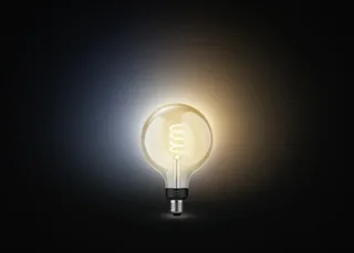 filament globelamp G125 - warm tot koelwit licht - 1-pack - E27 van Philips Hue – productfoto 2 van 3