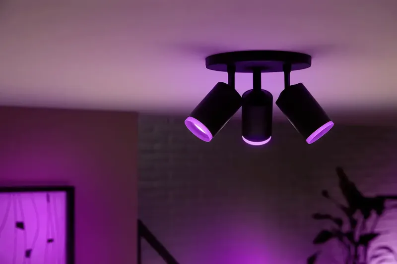 Fugato 3-er Spots 57W - schwarz von Philips Hue in Schwarz – Produktfoto 2 von 3