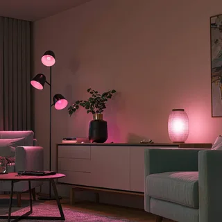 LED lamp - kogellamp - E14 fitting - bevat 2 lampen - aanpasbaar wit en gekleurd licht - slimme verlichting van Philips Hue – productfoto 3 van 5