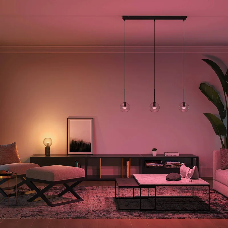 LED lamp - kogellamp - E14 fitting - bevat 2 lampen - aanpasbaar wit en gekleurd licht - slimme verlichting van Philips Hue – productfoto 2 van 5