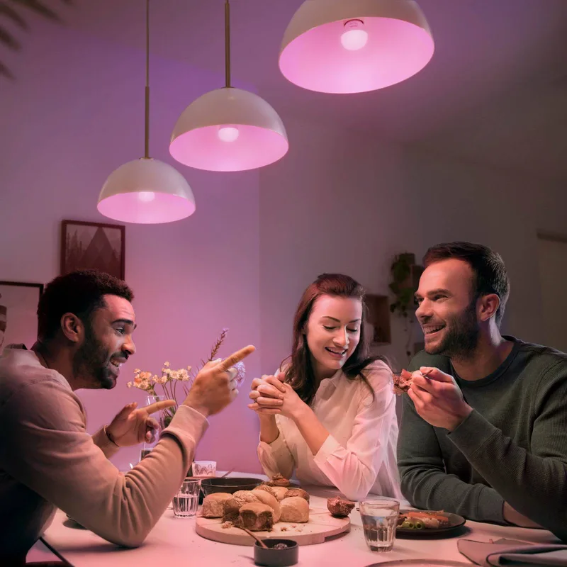 LED lamp - kogellamp - E14 fitting - bevat 2 lampen - aanpasbaar wit en gekleurd licht - slimme verlichting van Philips Hue – productfoto 5 van 5