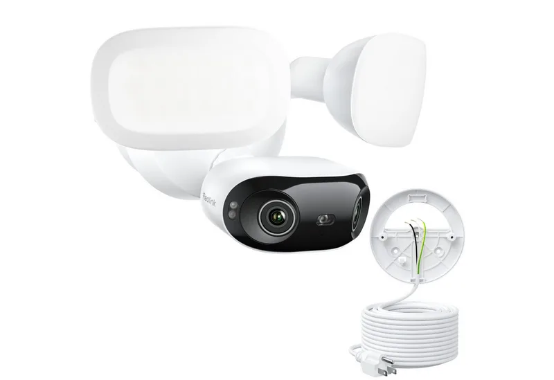 Überwachungskamera Elite Floodlight WiFi mit RLA-PP1, 4K 8MP 180°-Kamera für Rundumsicht (AuBenbereich, 1-tlg., Personen-/Fahrzeug-/Tiererkennung, 3000 Lumen Floodlight, WiFi 6) von Reolink – Produktfoto