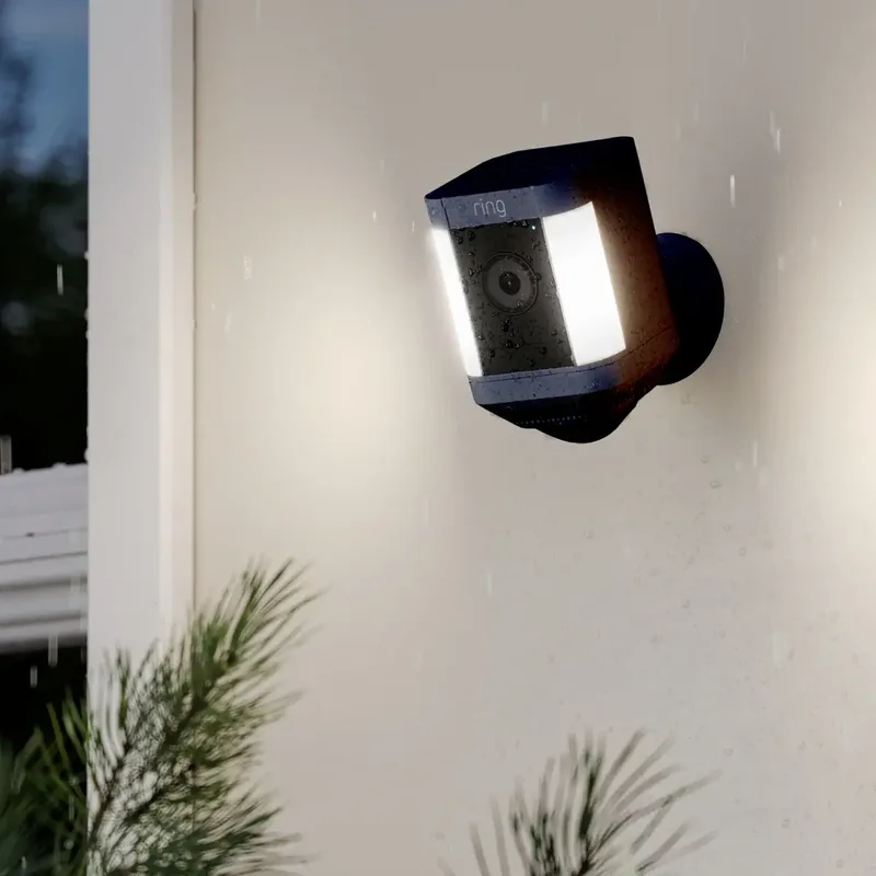Spotlight Camera Plus - Op batterij- Beveiligingscamera de Ring en Noir – photo produit 2 sur 3