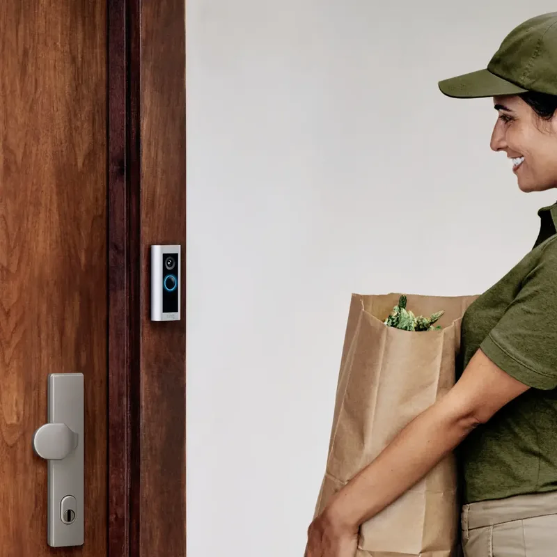 Wired Video Doorbell Pro - Bedraad - 1536p HD+ video - Zilver fra Ring i Nikkel-Satijn – produktbillede 2 af 2