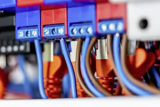 Shelly 2-Kanaals Relais Voor Wifi Lan Automatisering Met Energiemeting fra Shelly i Kleurloos – produktbillede 2 af 2
