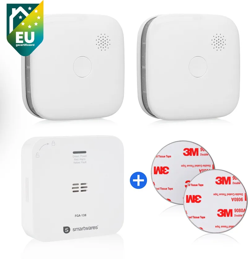 Brandpreventie set - 2x Smartwares FSM-12601 Wifi Rookmelder - 1x Smartwares FGA-13800 Wifi Koolmonoxidemelder - 2x Smartwares FOT-14001 Universele bevestigingsset - Multipack by Smartwares in White – product photo