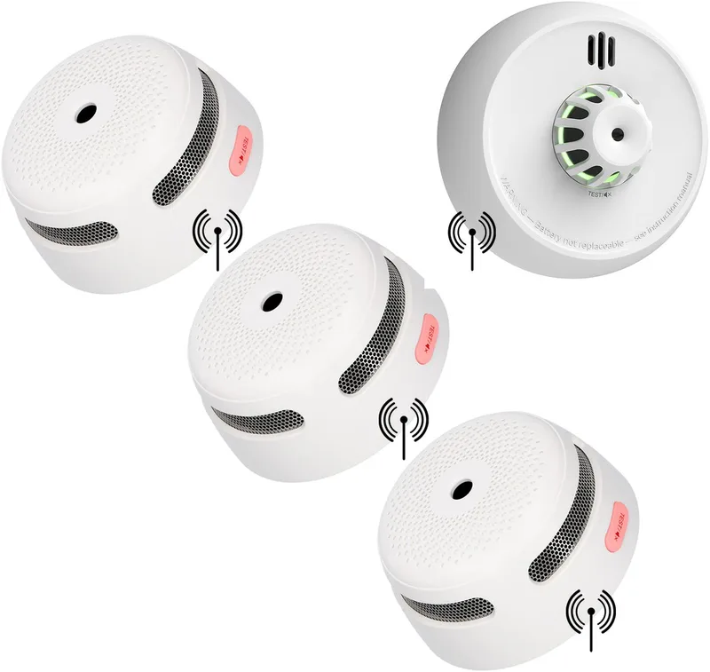 Brandpreventieset XS01-W Draadloos koppelbare rookmelder en XH01-W Koppelbare hittemelder - 3 Rookmelders en 1 Warmtemelder - 10 jaar batterij - Voldoet aan Europese norm - Koppelbaar brandalarm fra X-Sense i Hvid – produktbillede