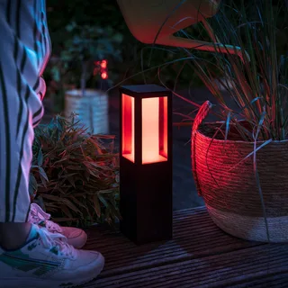 Impress sokkellamp, zwart, RGBW van Philips Hue in Zwart, Wit – productfoto 4 van 5