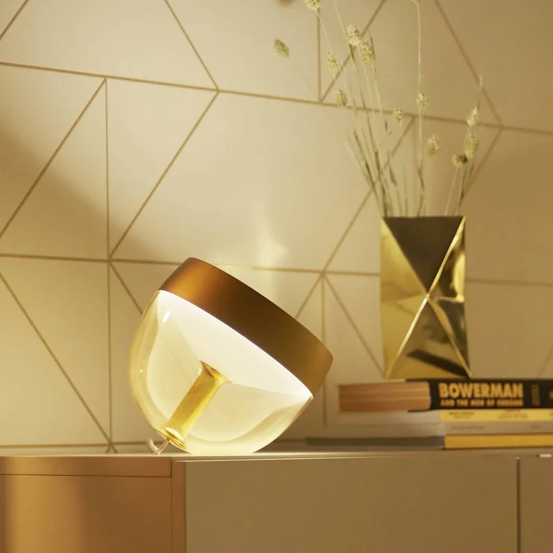 Iris WACA LED tafellamp, goud van Philips Hue in Goud, Transparant – productfoto 4 van 5