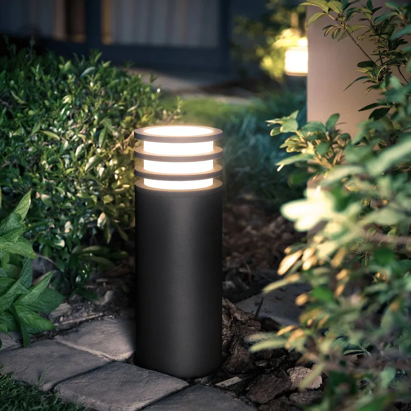 LED sokkellamp Lucca, zwart, RGBW smart, IP44 van Philips Hue in Antraciet, Wit – productfoto 3 van 3