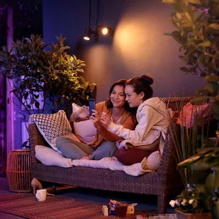 LED spot Lily, set van 3, bridge, RGB, CCT, IP65 från Philips Hue i Svart – produktbild 4 av 5