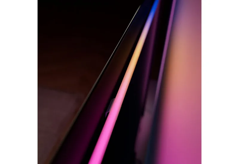 LED-Streifen Play Gradient Lightstrip Pro wahlweise für 65/85/100 Zoll TV, Zuschneidbar, RGBWWIC, weiche Farbverläufe, TV-Synchronisation de Philips Hue en Noir – photo produit 4 sur 5