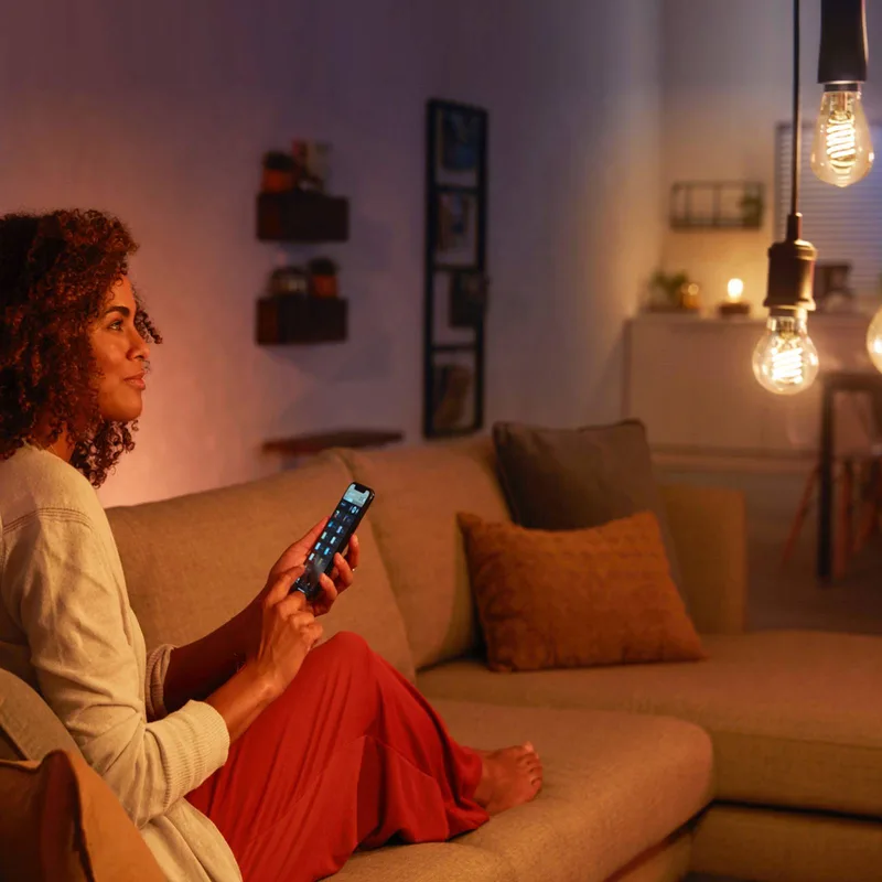 White filament lamp Globe G93 E27 7,2W van Philips Hue – productfoto 3 van 5