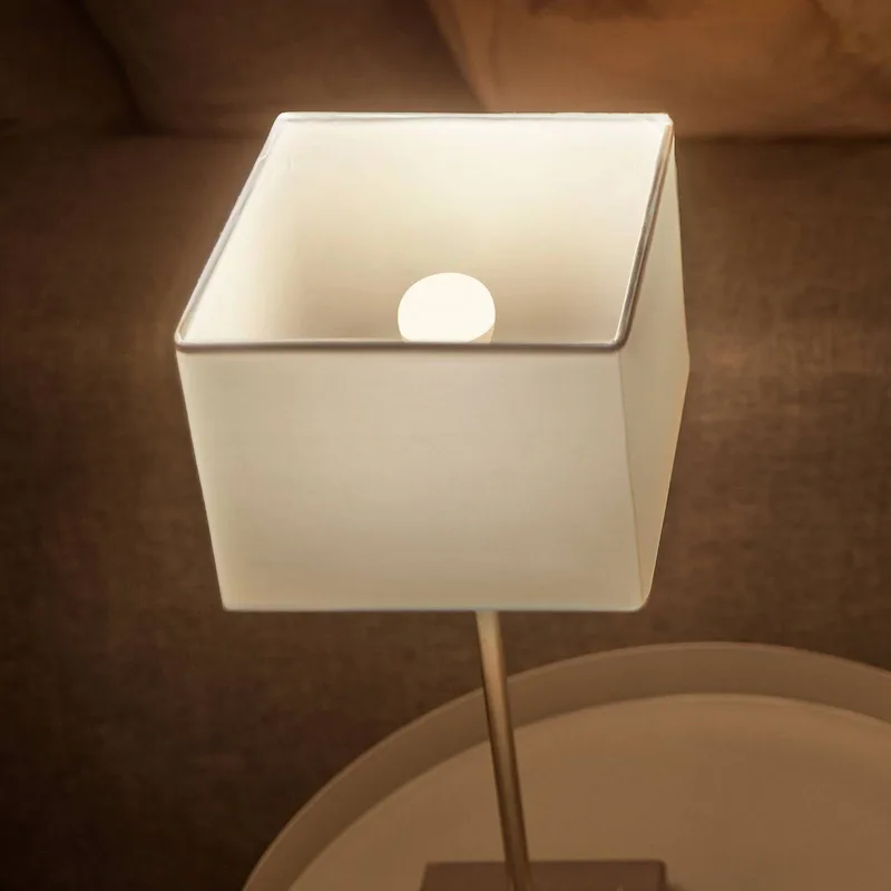 White LED druppellamp E14 5,7W 2.700K van Philips Hue in Wit – productfoto 3 van 5