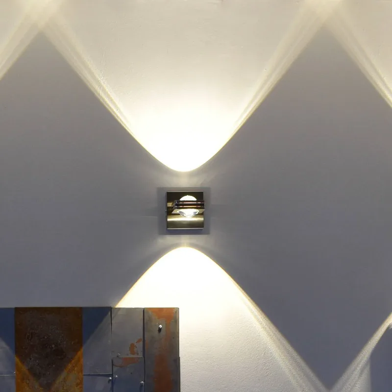 Styrbar LED-vägglampa Fisheye med fjärrkontroll från Q-Smart-Home i Zilvergrijs, Krom, Transparent – produktbild 1 av 5