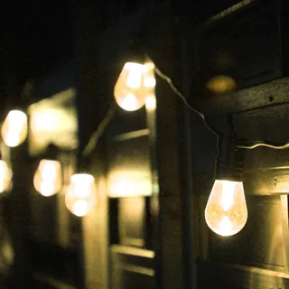 LED lichtketting tint Stella, 12-lamps, CCT, RGB von tint in Schwarz – Produktfoto 1 von 4