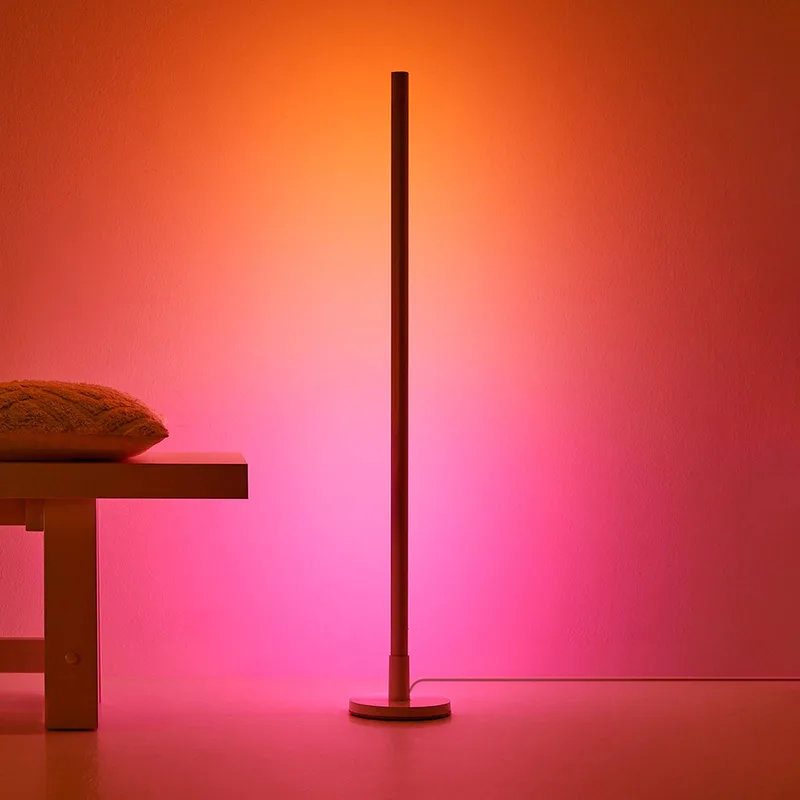 LED vloerlamp Pole, Tunable White and Color van WiZ in Wit – productfoto 1 van 4